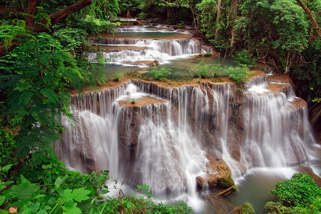 HuayMaeKhamin瀑布泰国热带雨林的天堂瀑布图片