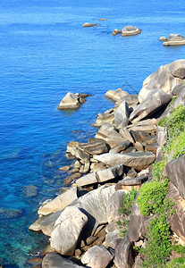 泰国西米兰家公园Similan公园帆岩的珊瑚和清海图片