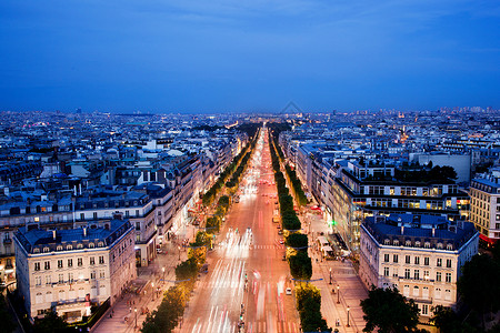 在法国巴黎夜晚的ArcdeTriomphe街的ChampsElysees大街上浏览背景图片