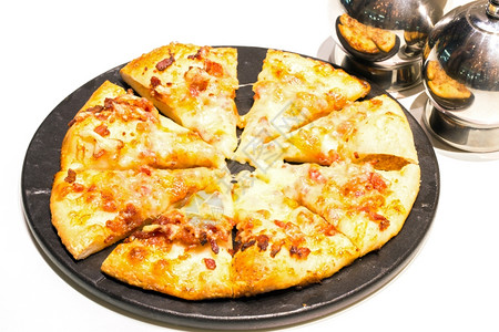 法国披萨配培根和奶酪图片