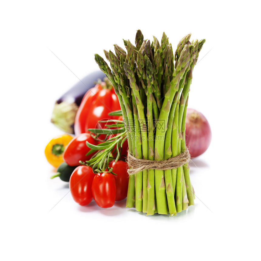 白色背景的新鲜蔬菜健康或素食饮概念图片