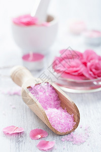 粉红花盐用于温泉疗养图片
