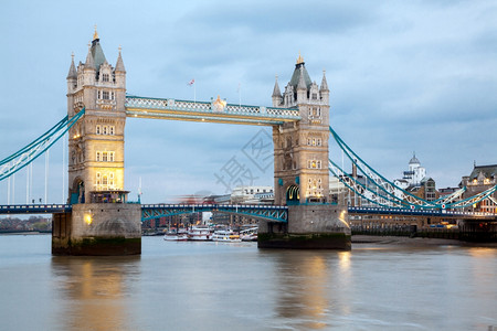 伦敦河泰晤士和塔桥国际地标图片