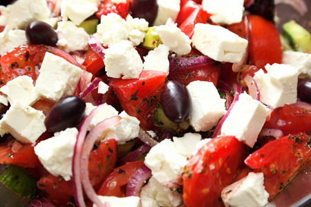 greek沙拉健康食品新鲜蔬菜沙拉和叉图片