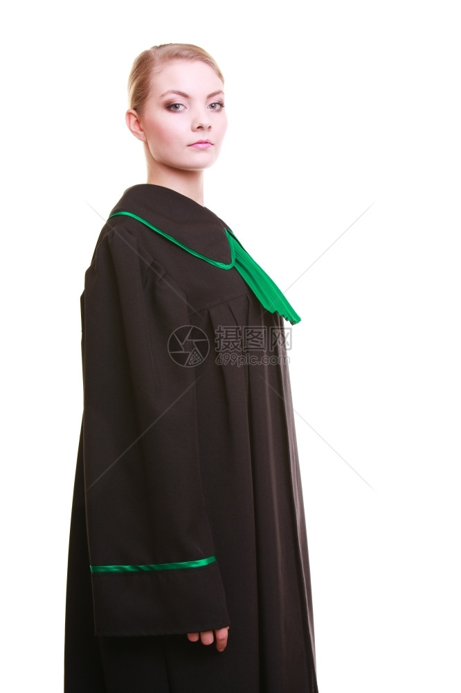 法律庭或司概念身着经典抛光波兰白色背景孤立的黑绿袍年轻女律师图片