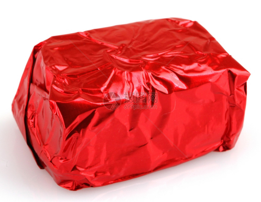 闪亮的红色包装纸里有巧克力图片