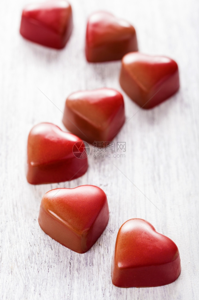 情人节红巧克力心图片