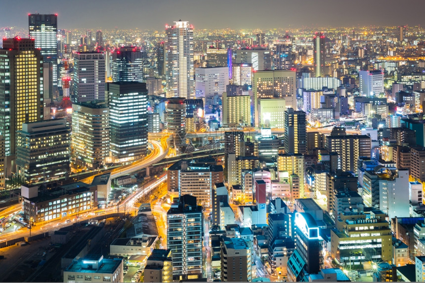 日本夜间大阪天际和摩楼图片