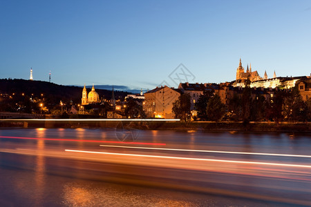 布拉格夜间捷克背景图片