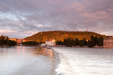 Vltava河的景象布拉格捷克图片