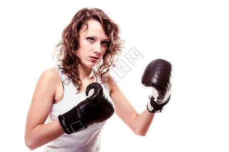 拳击手穿黑套的拳击女郎健身训练拳击图片