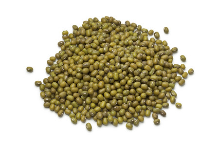 白色背景的蒙大豆肥料图片