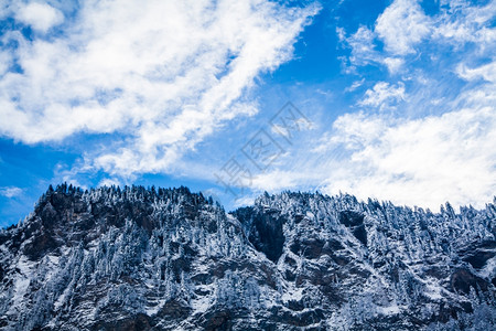 山区美丽的冬季风景阿尔卑斯山的区图片