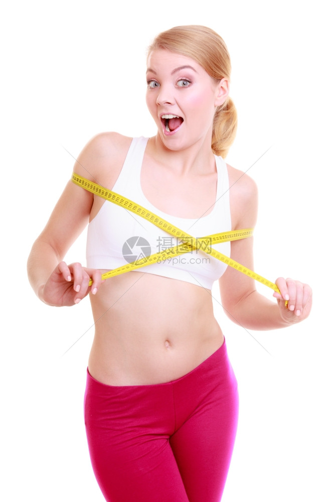 体健的女子测量身体图片