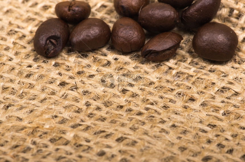 麻袋咖啡豆隆图片
