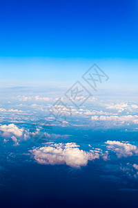 美丽的蓝天白云风景图背景图片