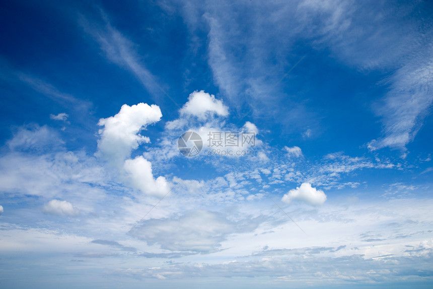 白云蓝天空背景图片