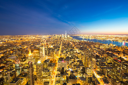 纽约市天际线与城摩天大楼在美国黄昏背景图片