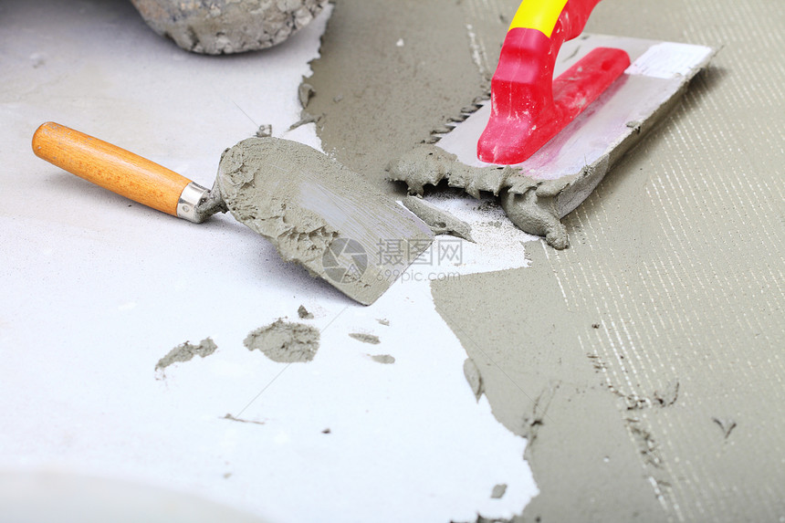 房屋改良装修未加水泥迫击砖瓦工用水泥迫击瓷砖地板粘合图片