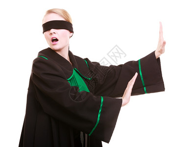 女律师身着经典美油波兰黑色绿袍蒙着眼睛被蒙上白色的眼罩图片