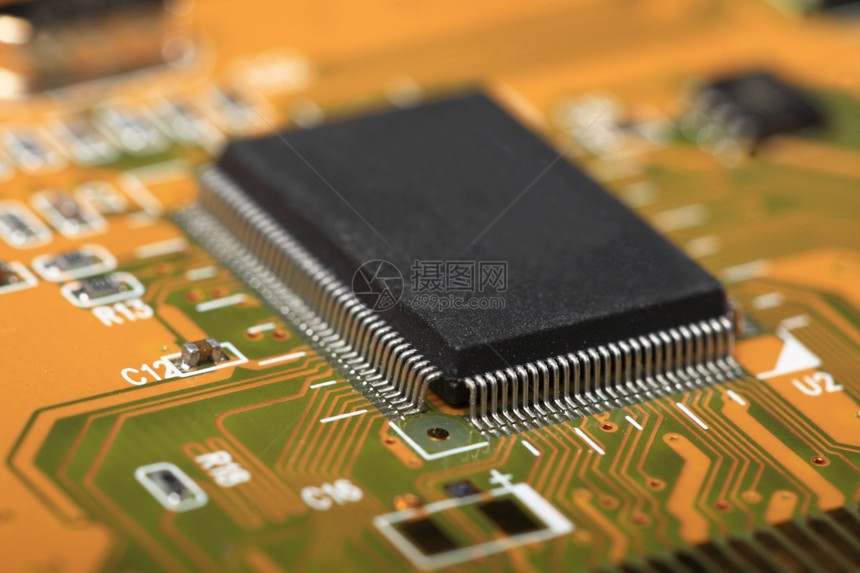 印刷式电路板包括许多电子部件计算机部件芯片图片
