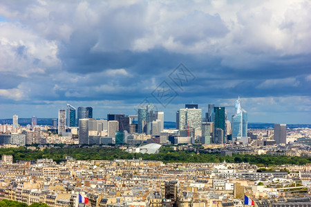 巴黎旧城和现代商业区的景象来自埃菲尔铁塔的防卫图片
