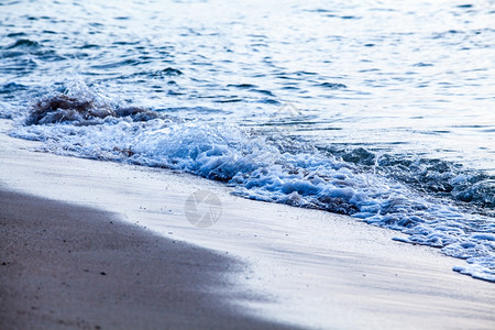 沙滩和海浪图片