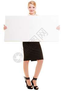 广告高雅的年轻女手持空白复制间横幅孤立在白色上商业女推荐你的产品图片