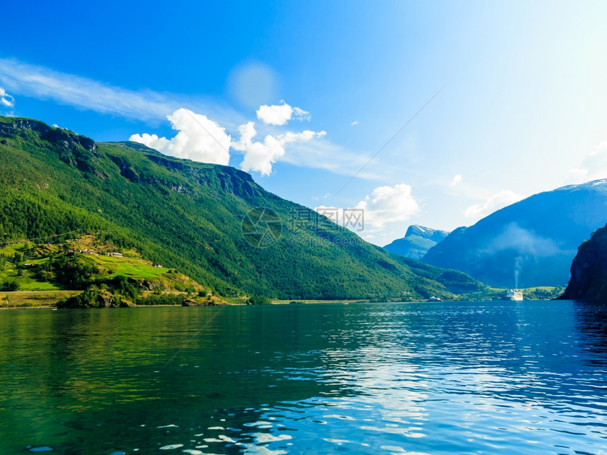 挪威斯堪的纳维亚山区和fjordSognefjord挪威斯堪的纳维亚图片