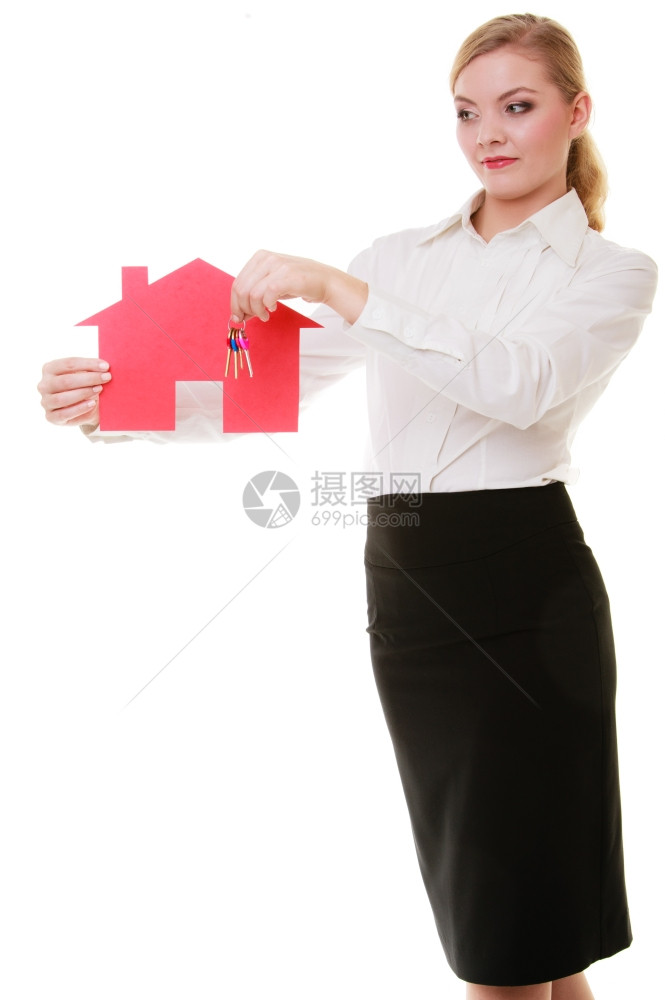 持有红色纸房和钥匙的妇女地产代理商图片