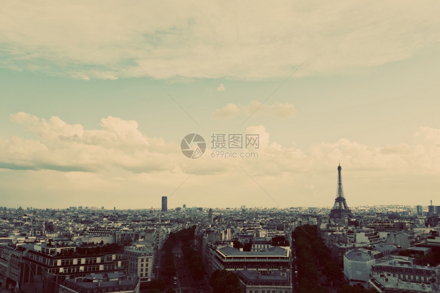 Eiffel铁塔的屋顶视图来自ArcdeTriomphhe日落蓝天TourEiffelVintage回溯风格图片