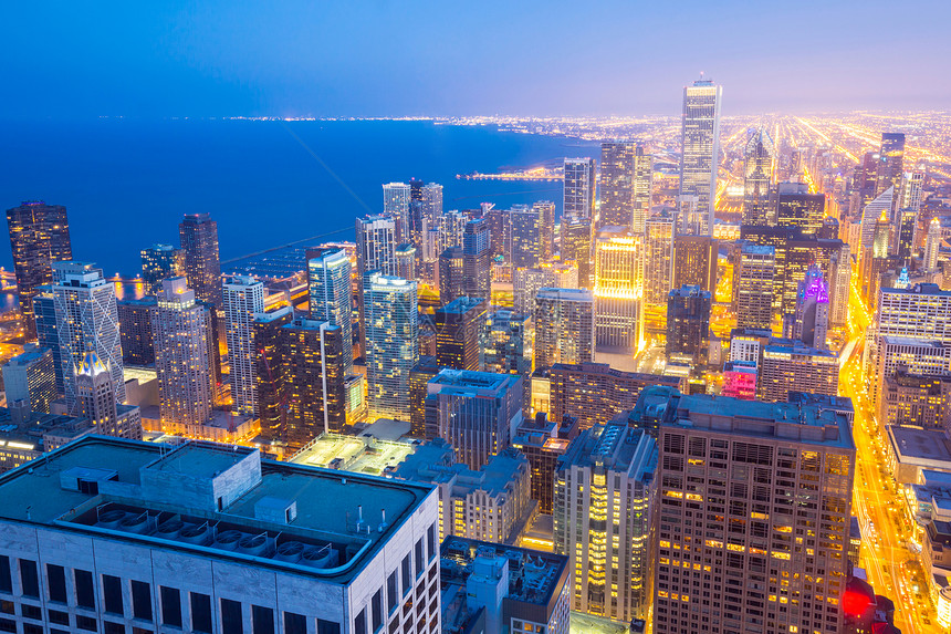 美国黄昏芝加哥市中心的空景象图片