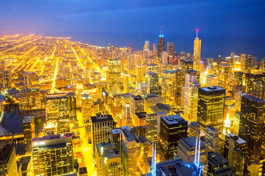 美国黄昏芝加哥市中心的空景象图片