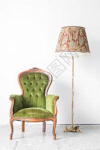 古典绿色风格陈年室内配有桌灯的坐椅沙发图片
