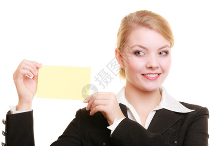 广告持有空白副本的年轻妇女将白色的黄名片空放在白的黄名片上图片