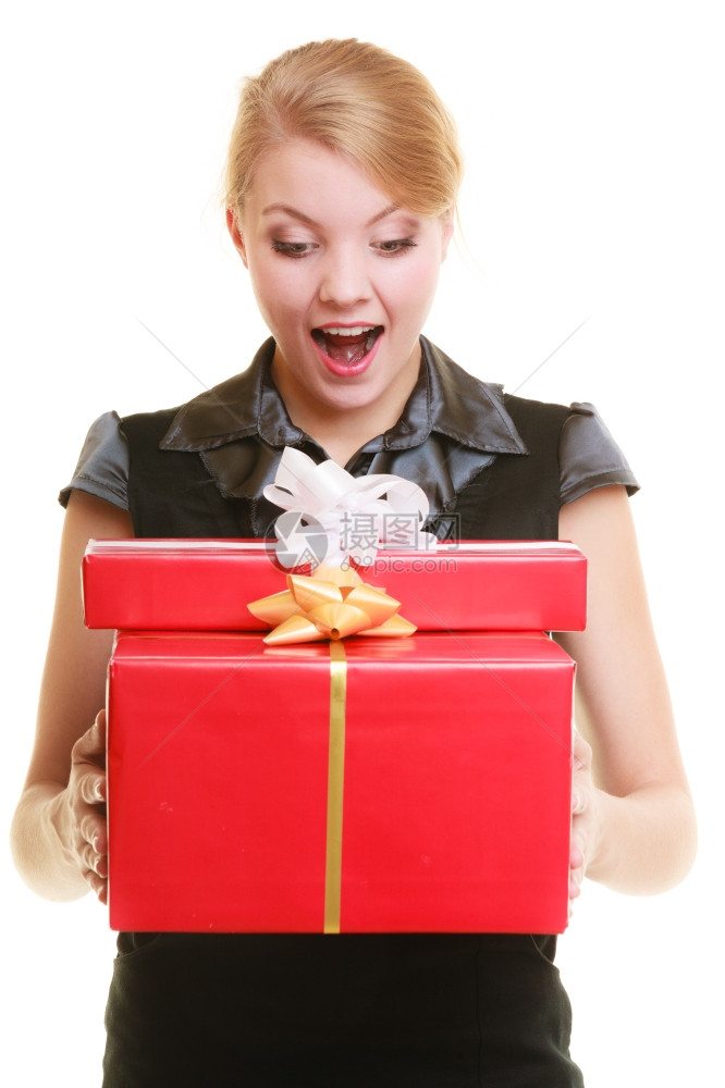 庆祝节日爱与幸福概念的人兴奋的金发女孩和孤立的红礼盒图片
