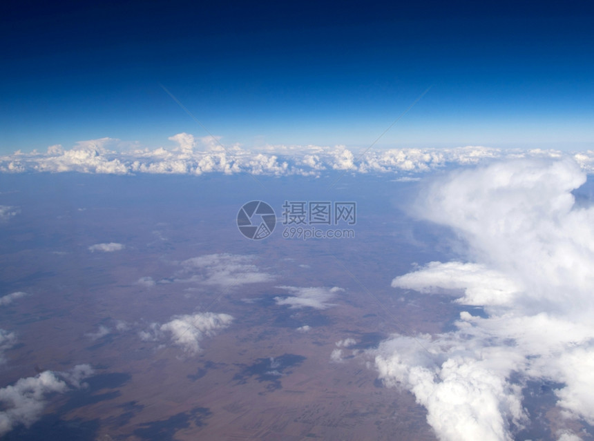 空中的云彩风景图图片