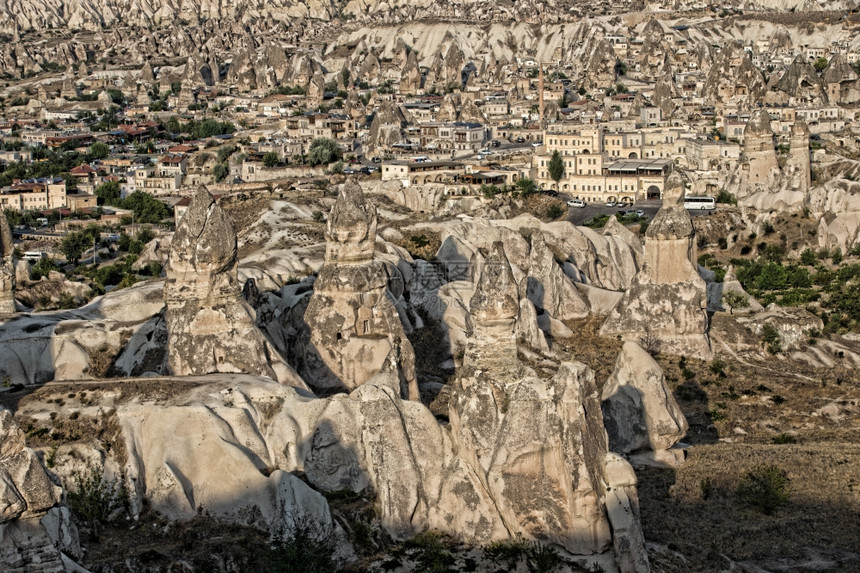 土耳其卡帕多西亚的岩层图片