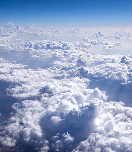 空中的云彩风景图背景图片