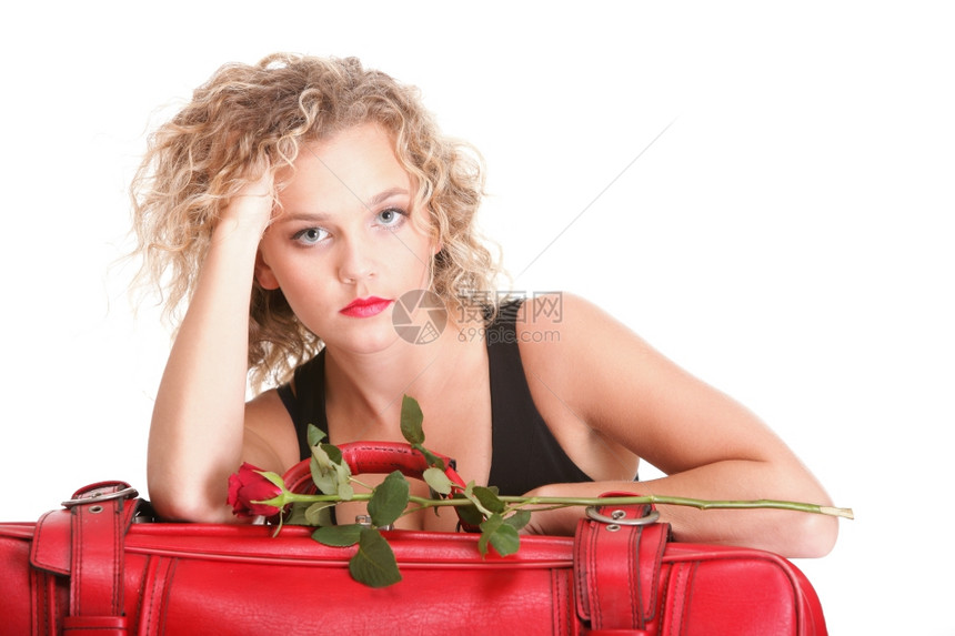 迷人的caucasian女人肖像彩色金发女子等待红玫瑰图片