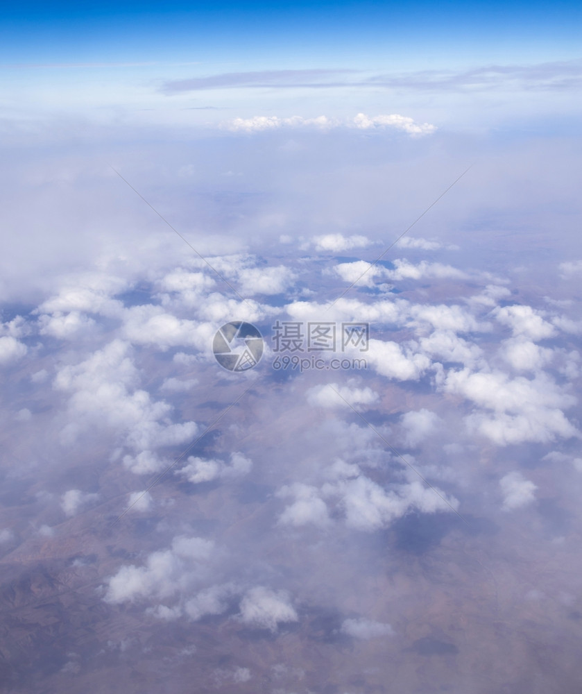 空中的云彩风景图图片