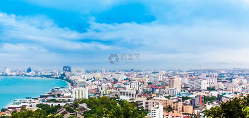 泰国帕塔亚美丽的海湾和城市景观图片