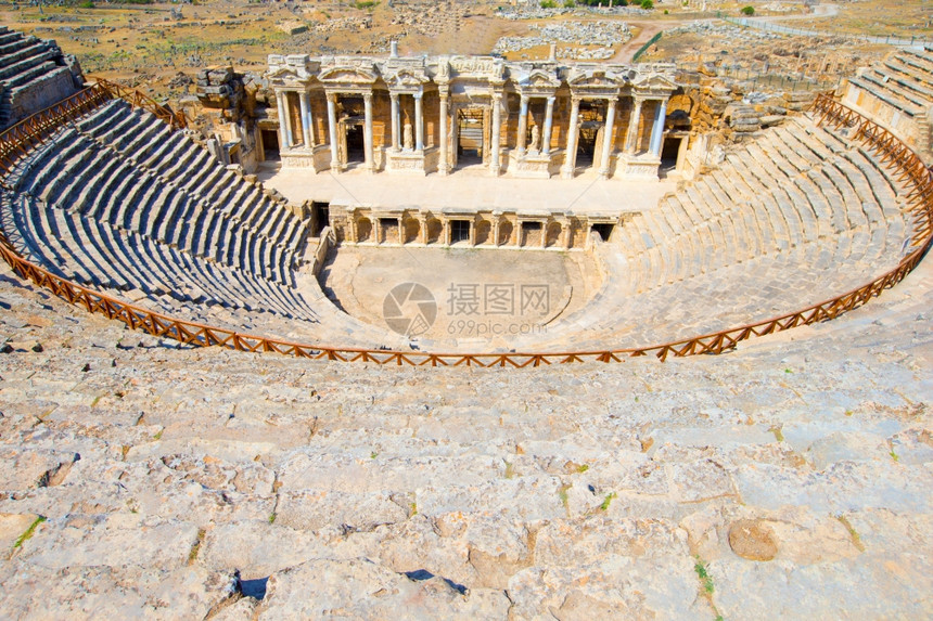 土耳其希拉波利斯古代剧院的废墟图片