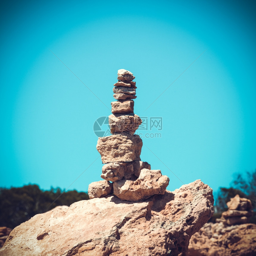 石头平衡图片