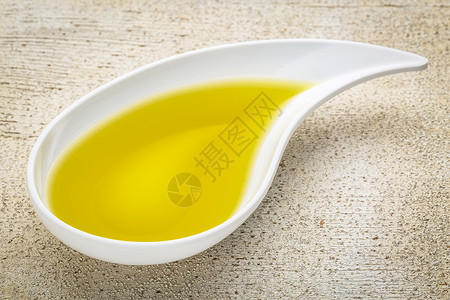 橄榄油在泪水中的橄榄油图片