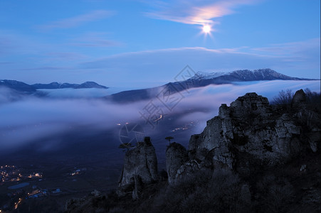 日出前福吉山谷德梅日地区乌克兰里米亚高清图片