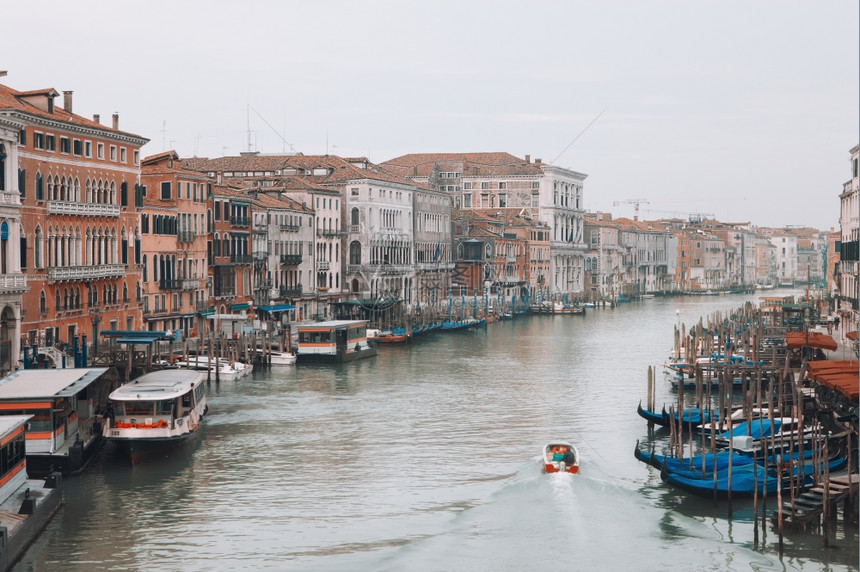 意大利威尼斯运河图片