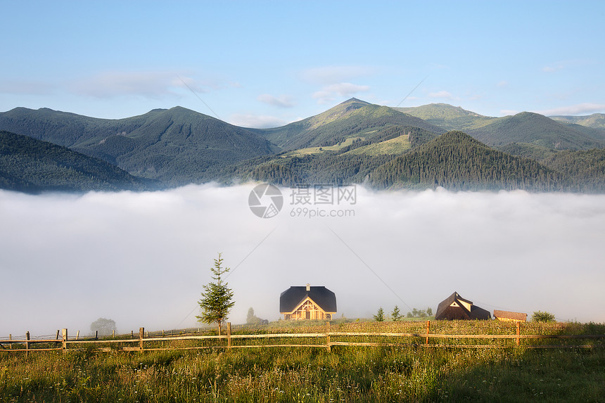 日晨山区农村景观图片