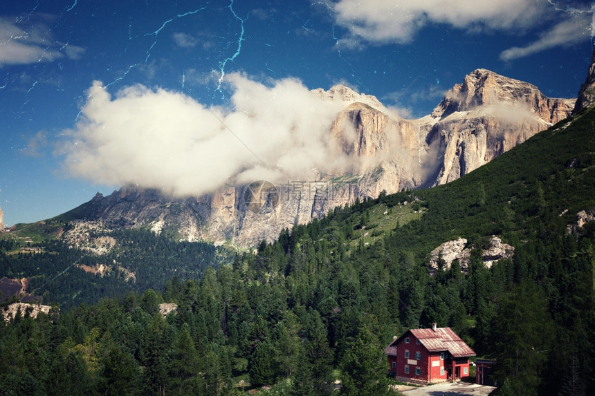 阿尔卑斯山地貌象的回流风格图像意大利多洛米特人图片