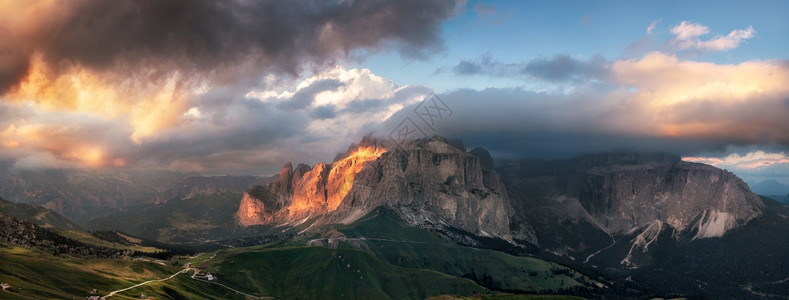 萨索米特岩石阿尔卑斯山高清图片